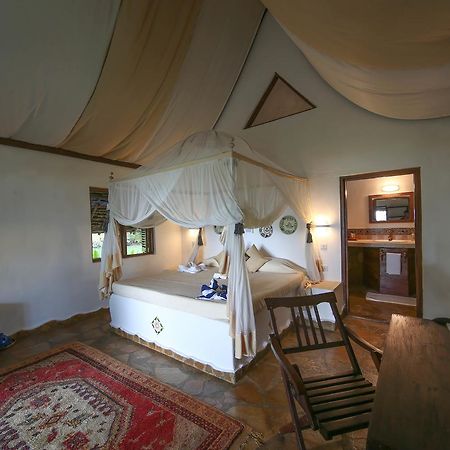Kinasi Lodge Utende Ngoại thất bức ảnh