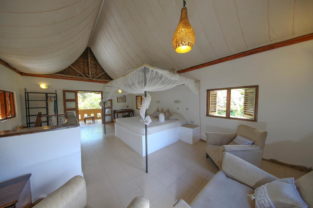 Kinasi Lodge Utende Ngoại thất bức ảnh