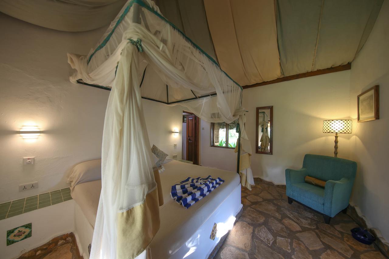 Kinasi Lodge Utende Ngoại thất bức ảnh