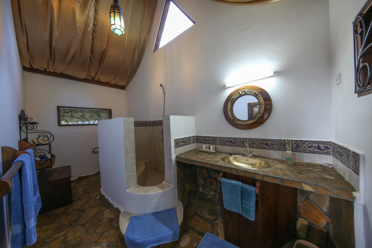 Kinasi Lodge Utende Ngoại thất bức ảnh