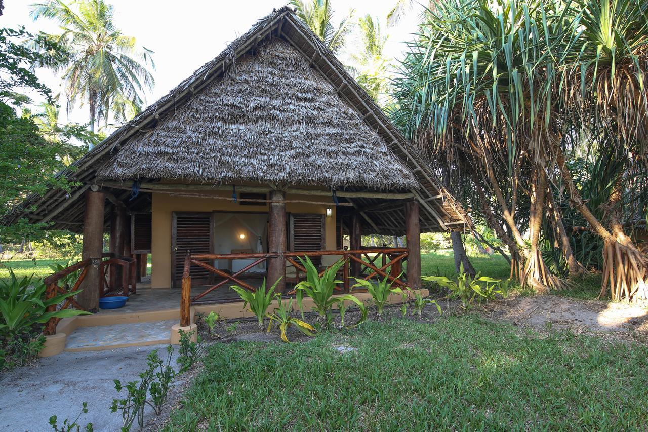 Kinasi Lodge Utende Ngoại thất bức ảnh