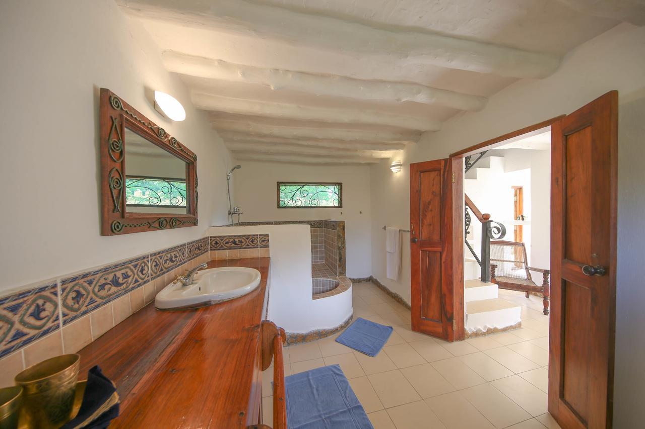 Kinasi Lodge Utende Ngoại thất bức ảnh