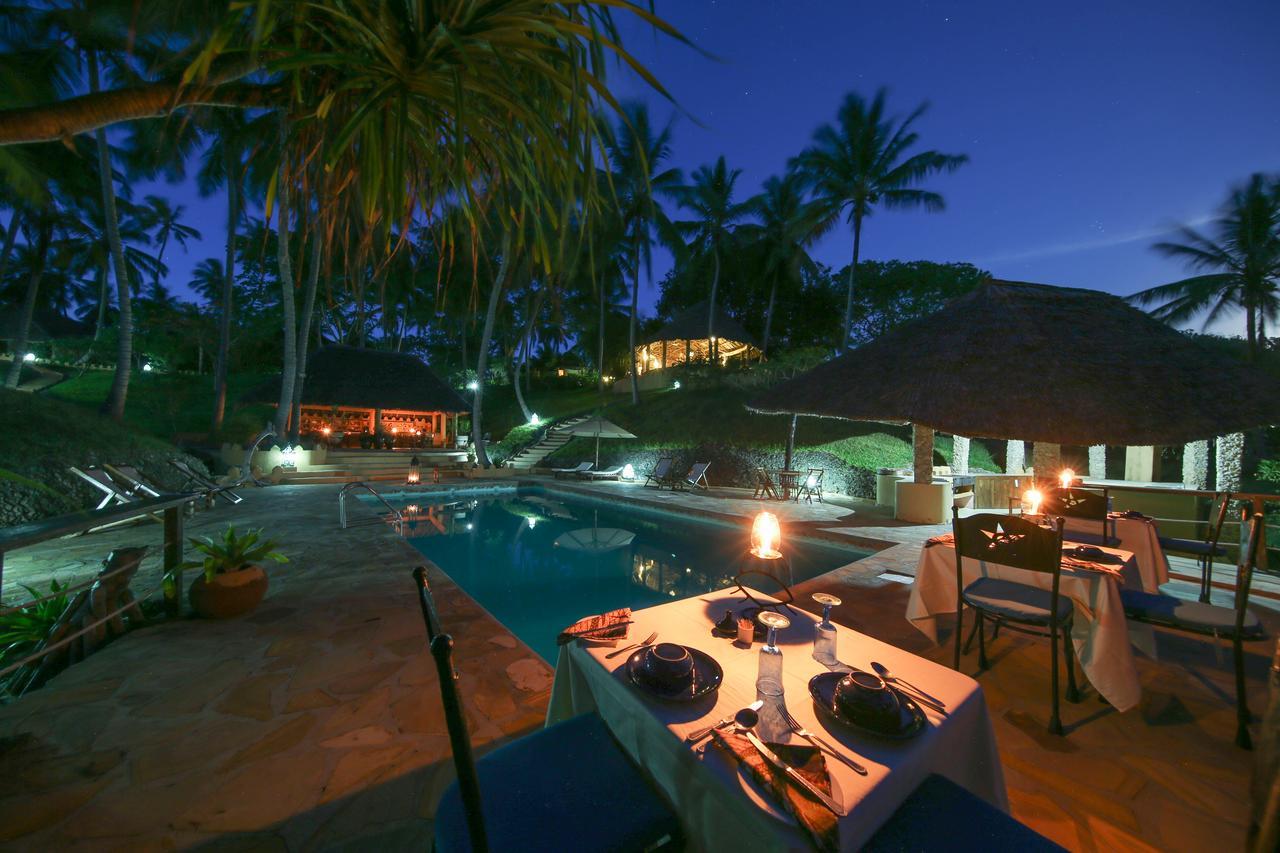 Kinasi Lodge Utende Ngoại thất bức ảnh