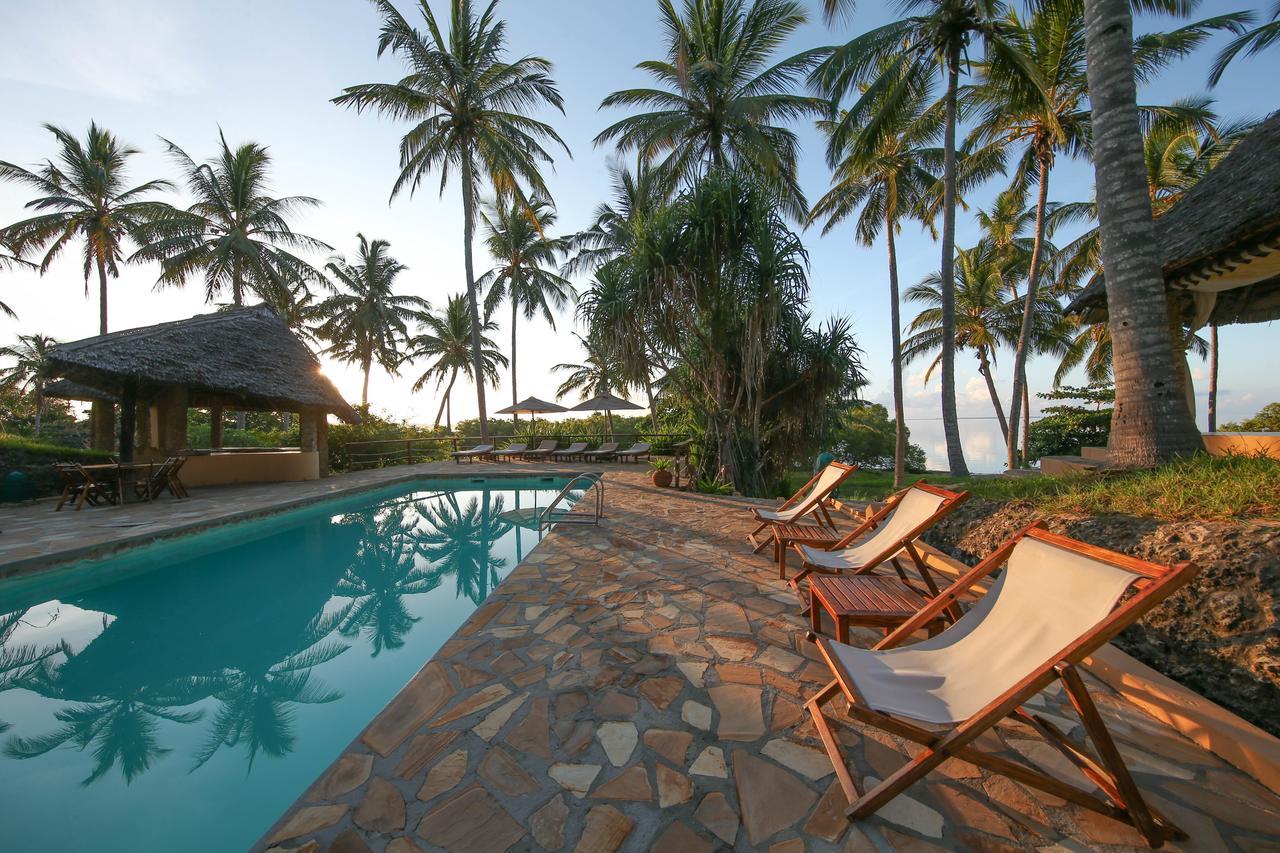 Kinasi Lodge Utende Ngoại thất bức ảnh